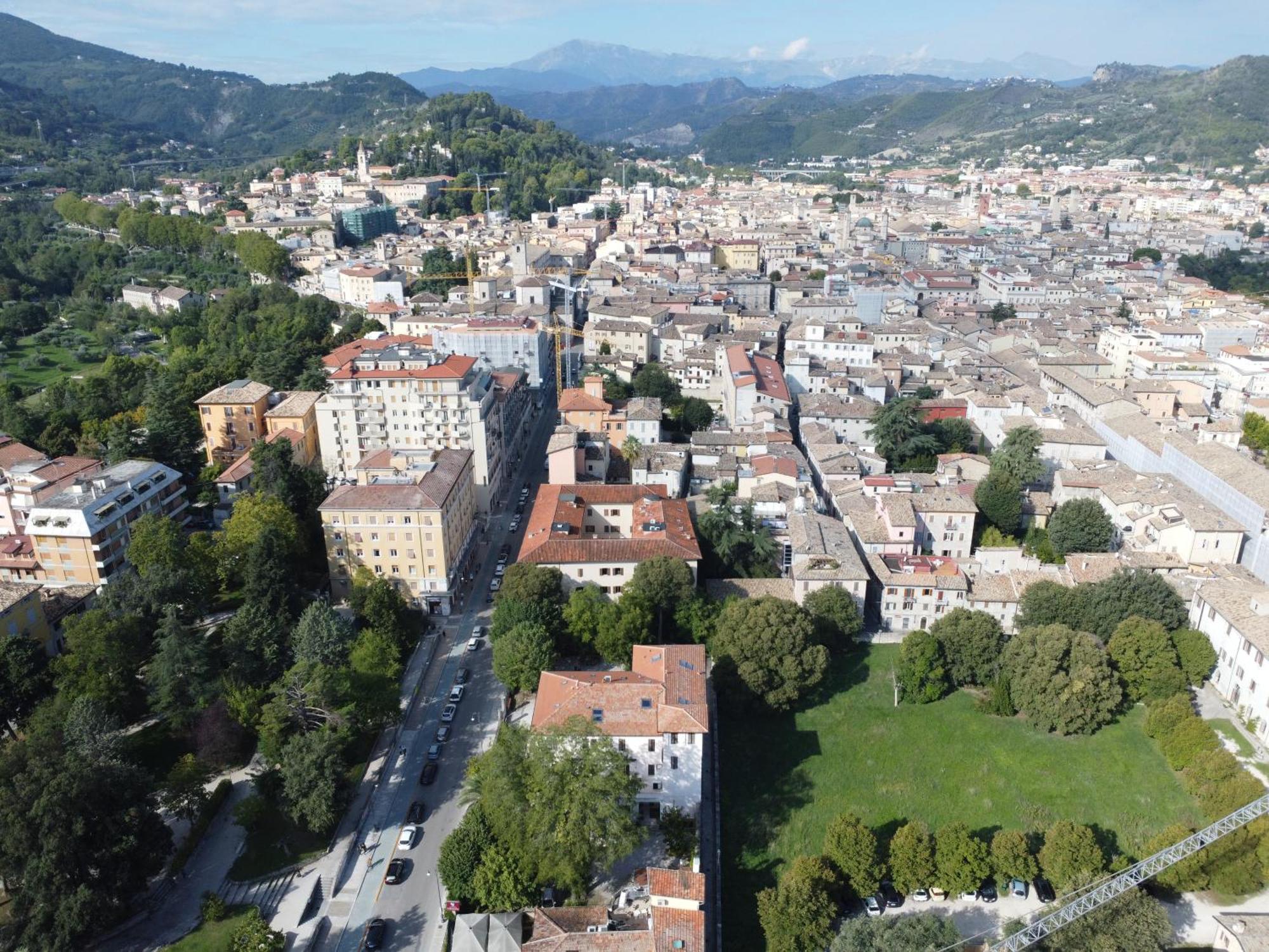 Villino Mari Camere Con Parcheggio Privato Gratuito Ascoli Piceno Exterior photo